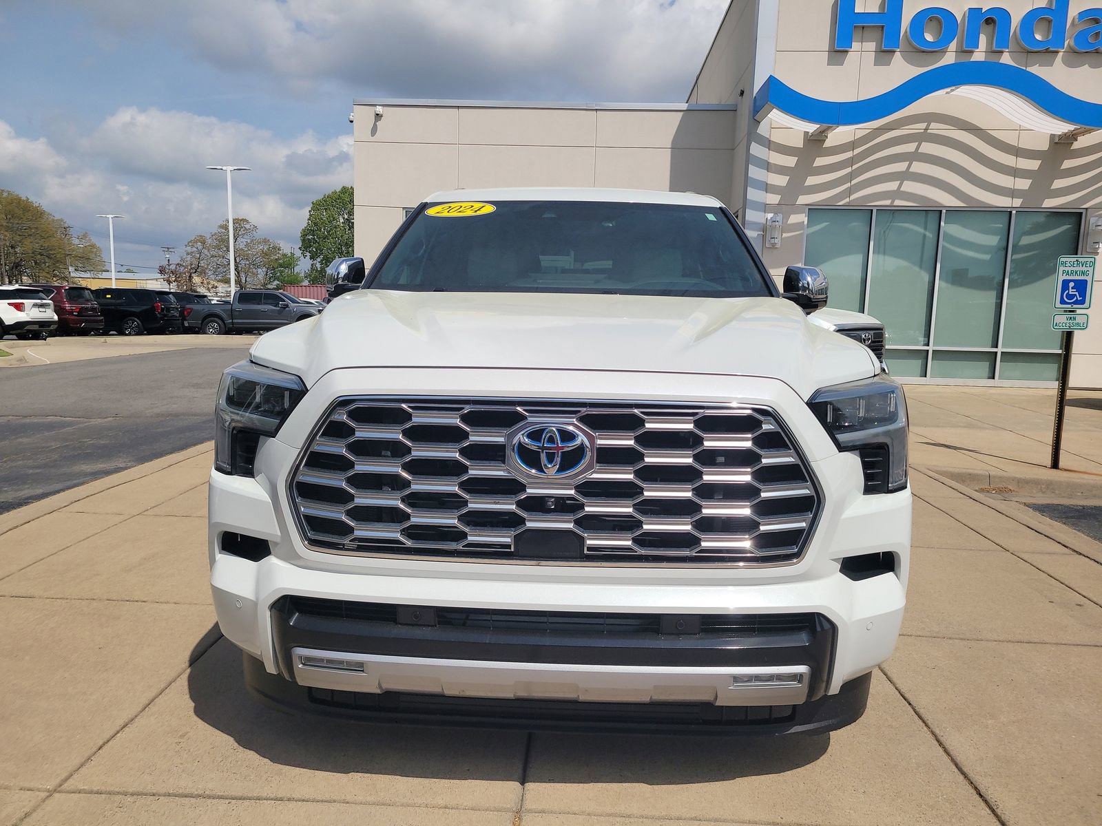 Used 2024 Toyota Sequoia Capstone AWD/4WD image 8