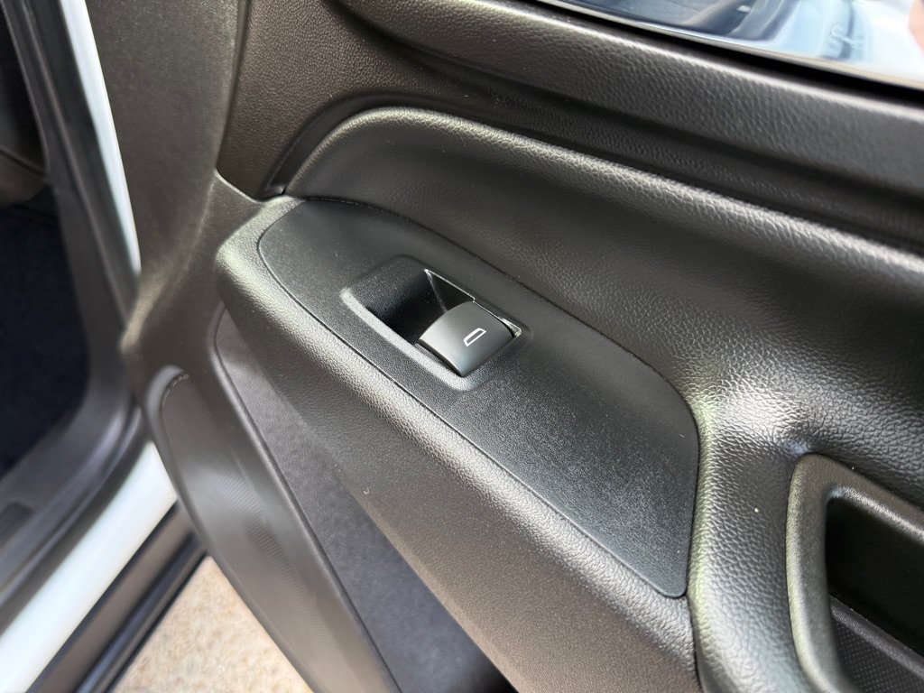 Used 2019 Chevrolet Equinox LT FWD image 24
