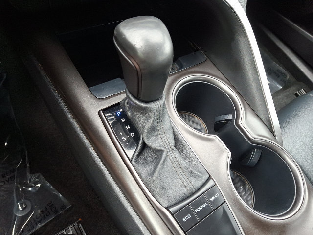 Used 2024 Toyota Camry SE FWD image 14