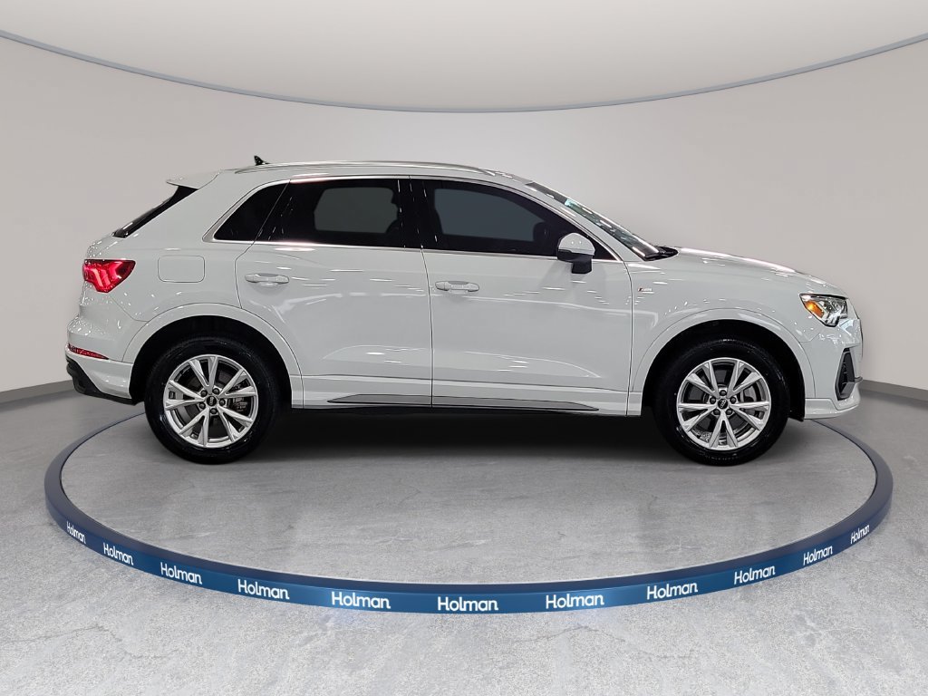 Used 2024 Audi Q3 2.0T Premium w/ Convenience Package AWD/4WD image 5