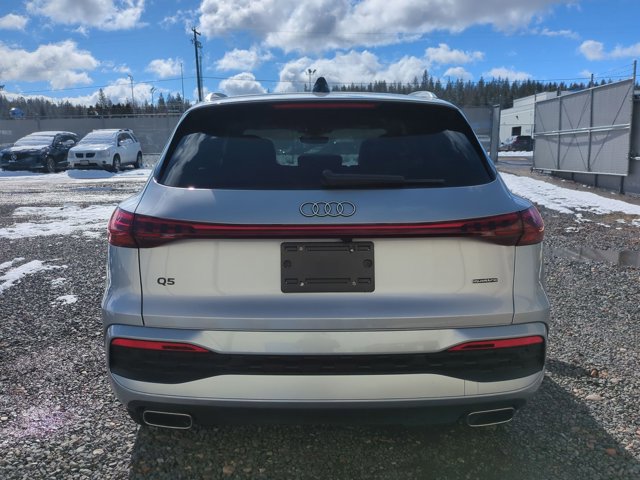 Used 2025 Audi Q5 Premium w/ Convenience Package image 8