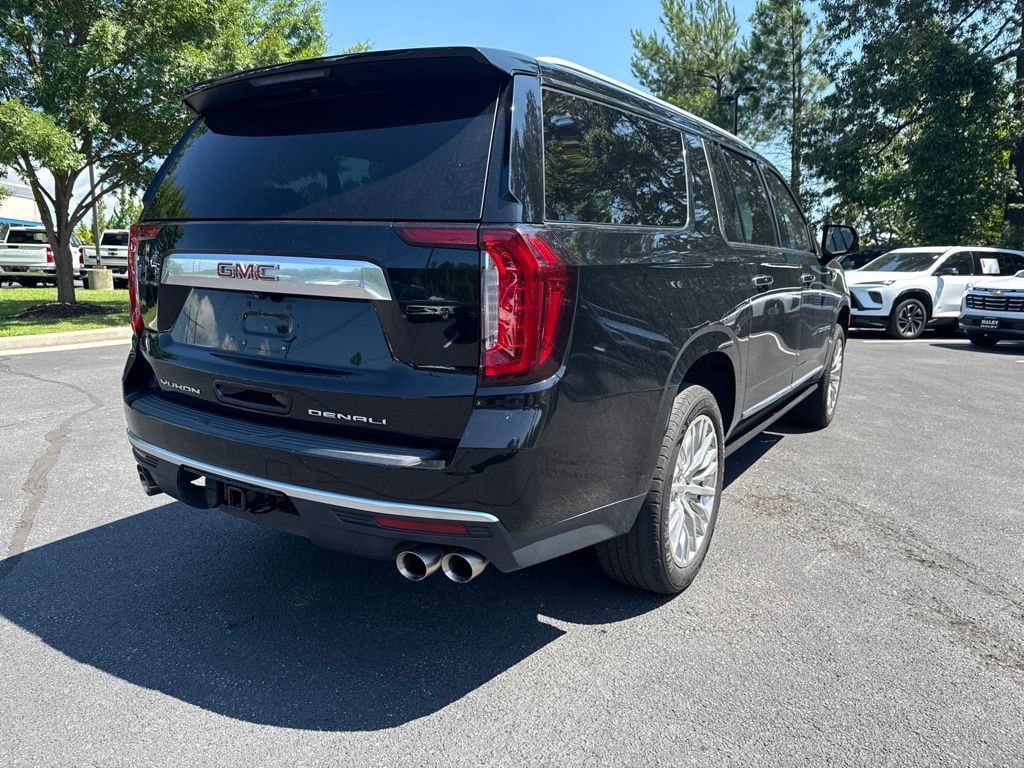 Used 2024 GMC Yukon XL Denali w/ Advanced Technology Package AWD/4WD image 5