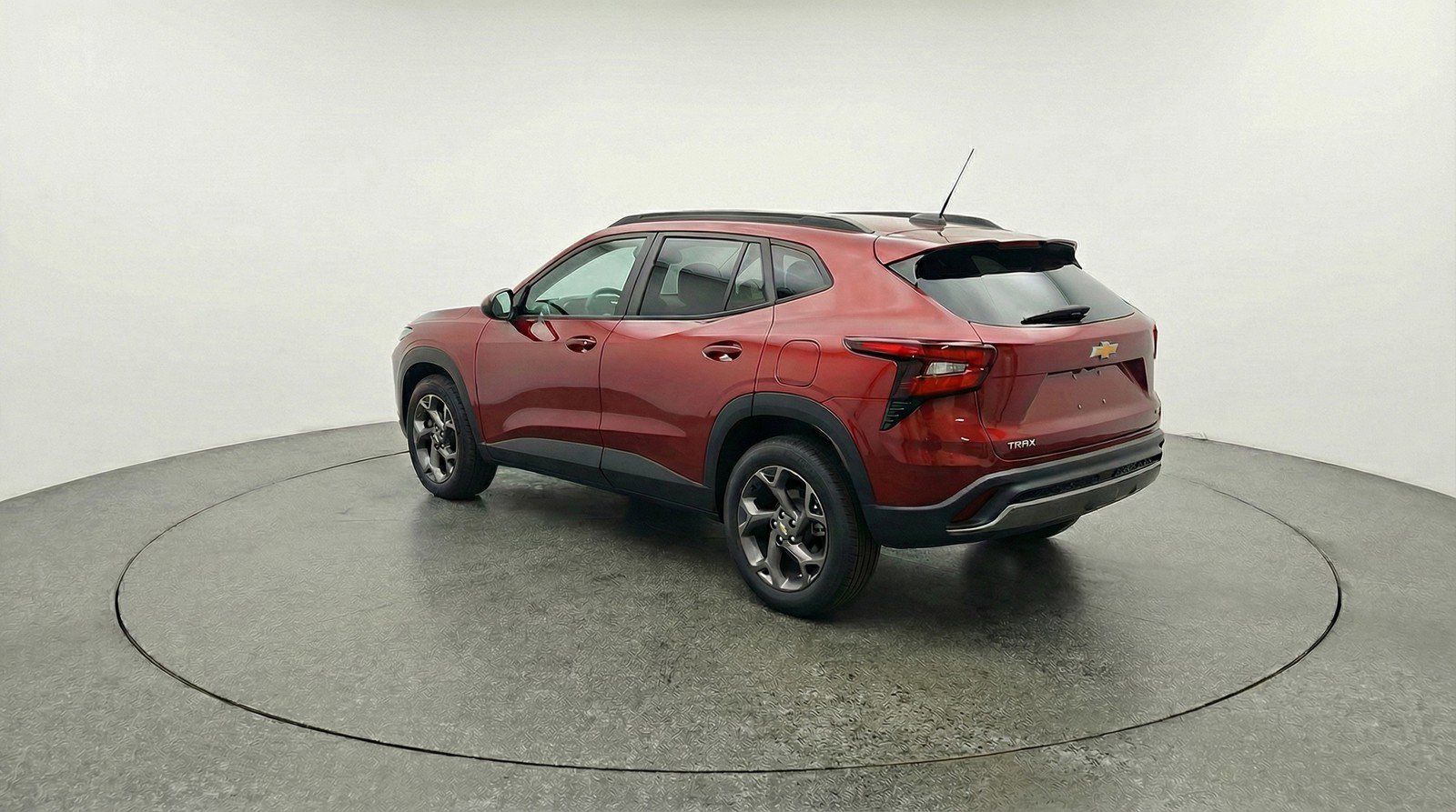 Used 2025 Chevrolet Trax LT FWD image 6
