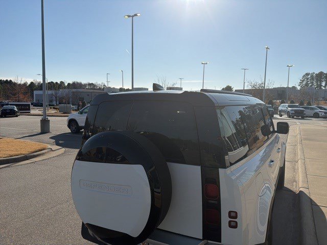 Used 2025 Land Rover Defender 110 S image 11