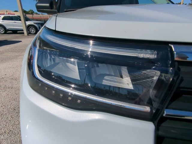 New 2026 Ford Explorer Active RWD image 27