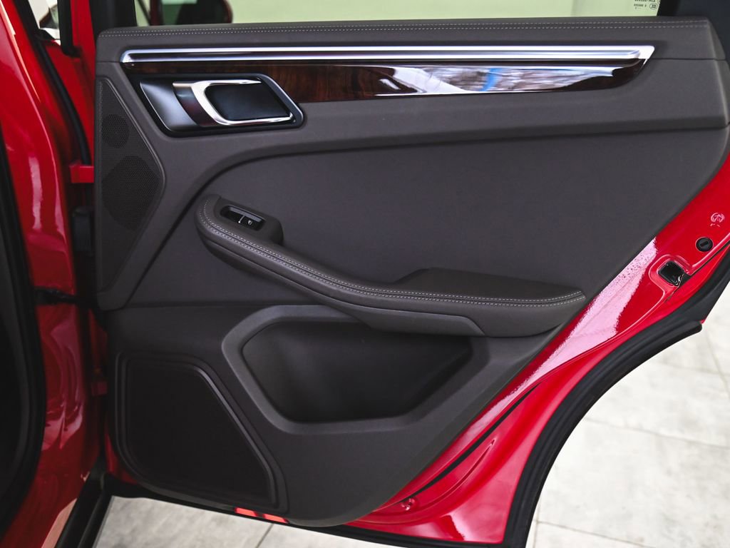 Used 2023 Porsche Macan S image 12