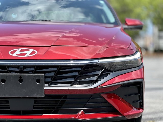 Used 2024 Hyundai Elantra Limited image 5