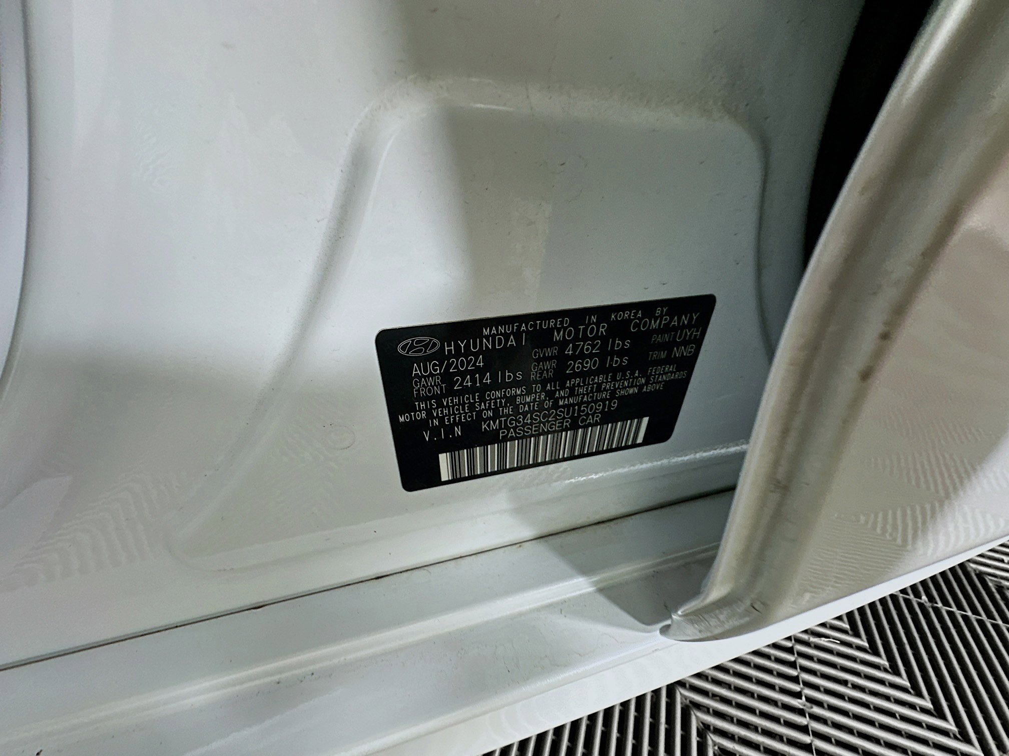Used 2025 Genesis G70 2.5T RWD image 12