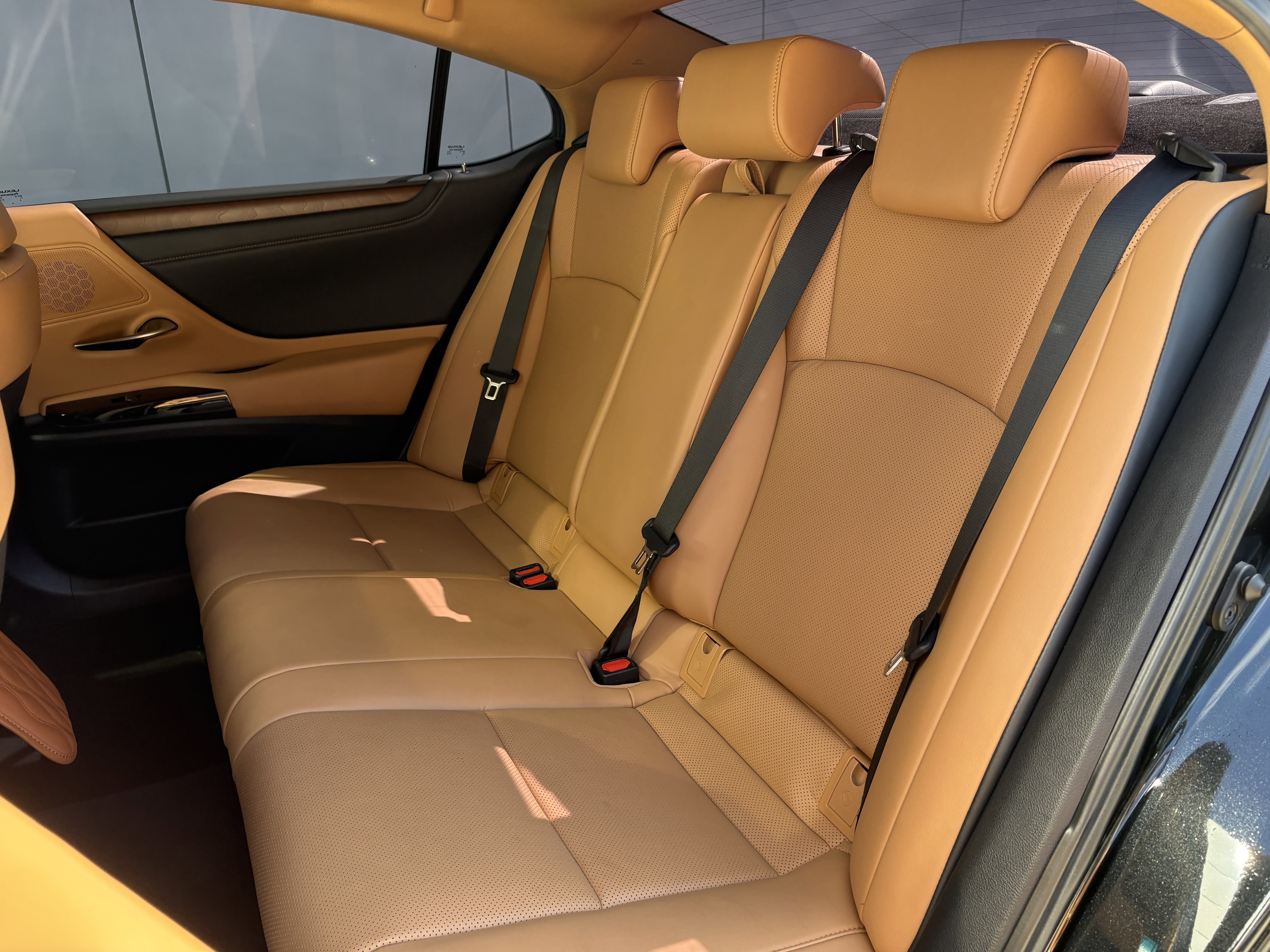 Used 2024 Lexus ES 300h w/ Premium Package image 11