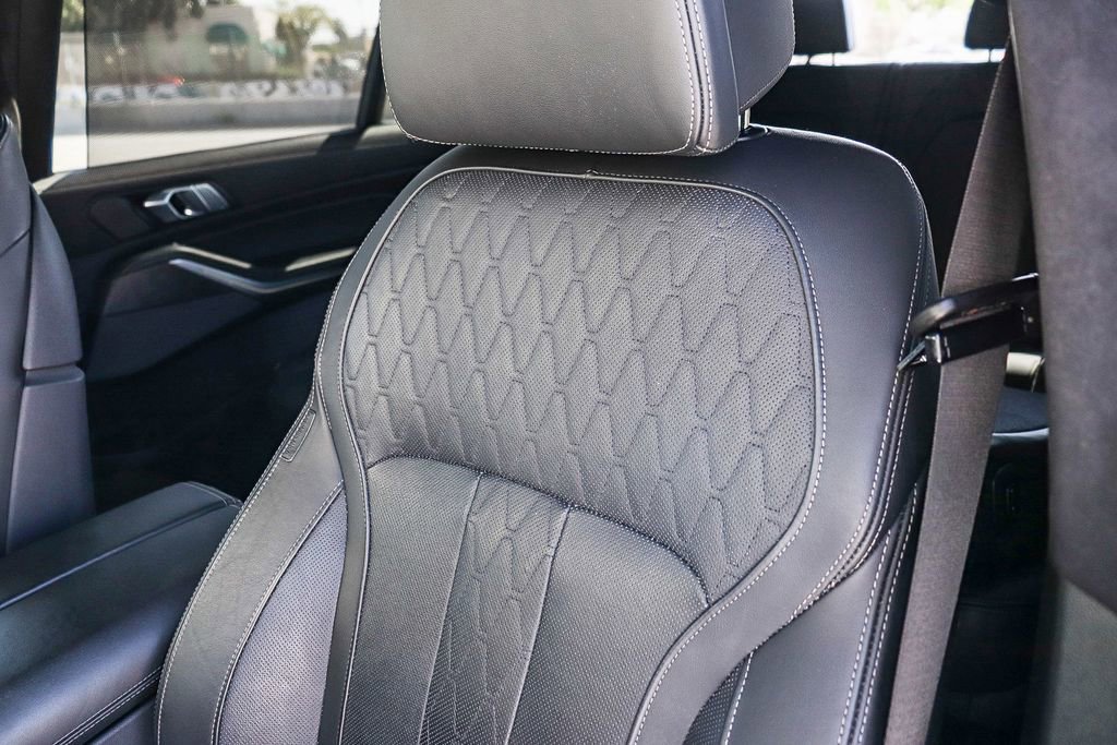 Used 2024 BMW X7 xDrive40i w/ M Sport Package image 29