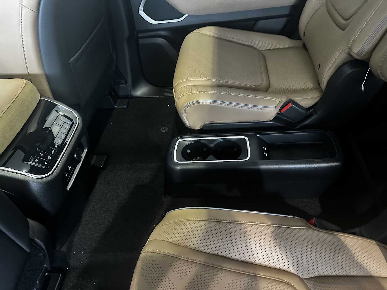 New 2026 INFINITI QX80 Luxe w/ Cargo Package image 8