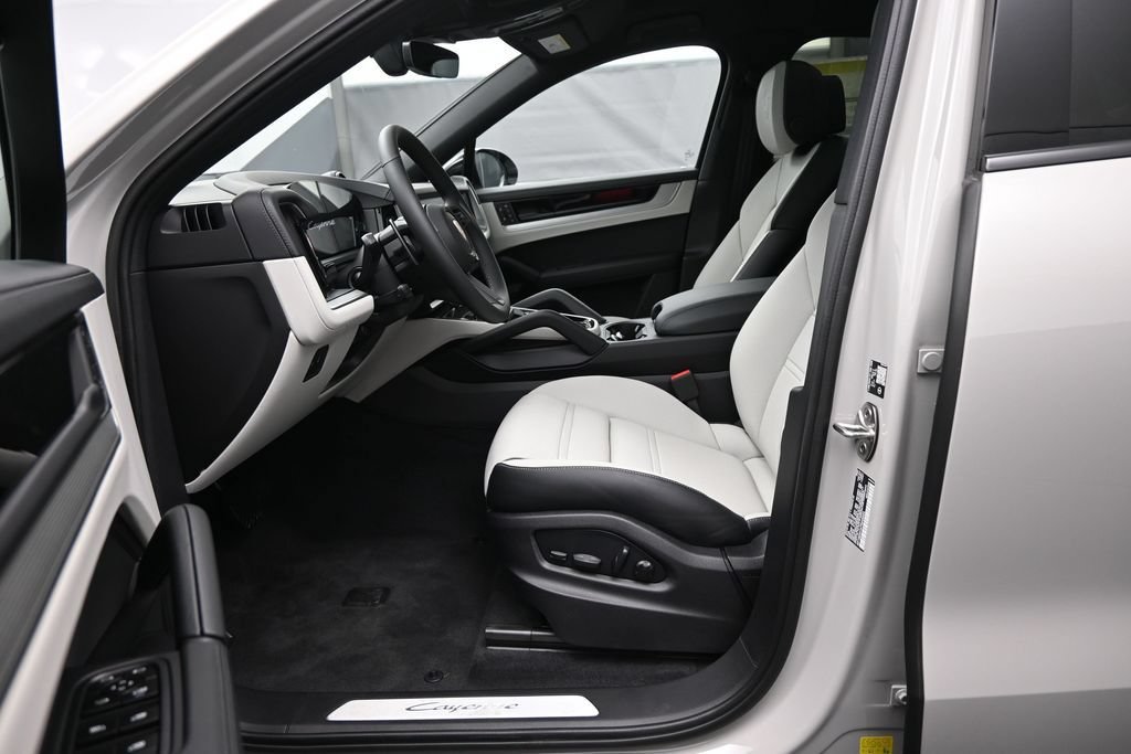 New 2026 Porsche Cayenne E-Hybrid Coupe AWD/4WD image 5