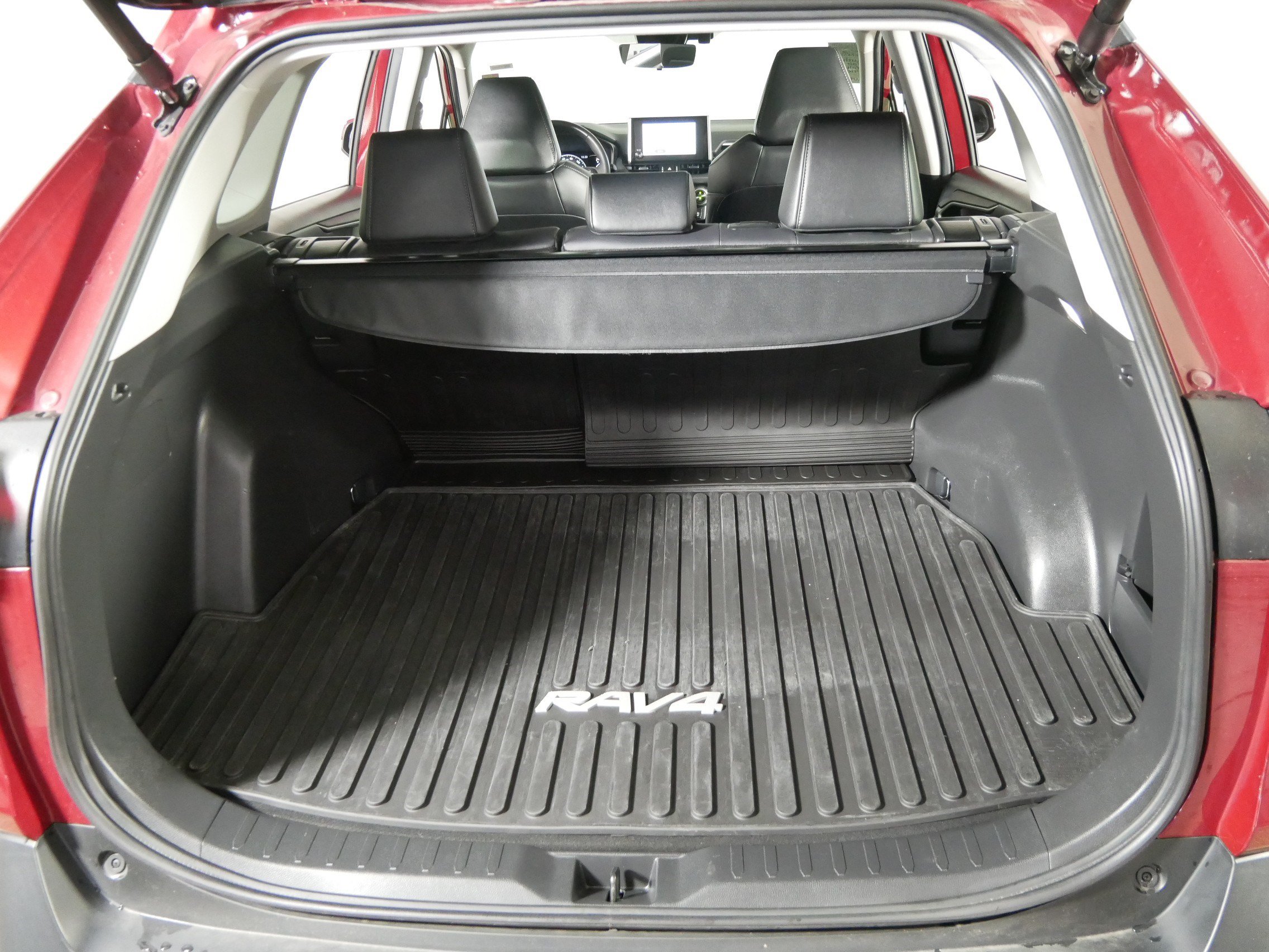 Used 2024 Toyota RAV4 XLE Premium w/ Weather Package AWD/4WD image 18
