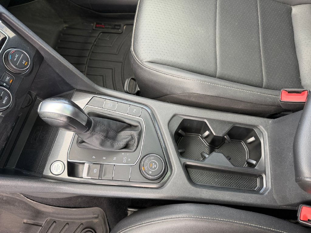 Used 2020 Volkswagen Tiguan SE R-Line AWD/4WD image 36