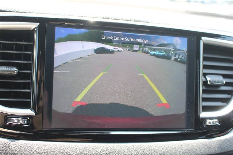 Used 2025 Chrysler Pacifica Select FWD image 19