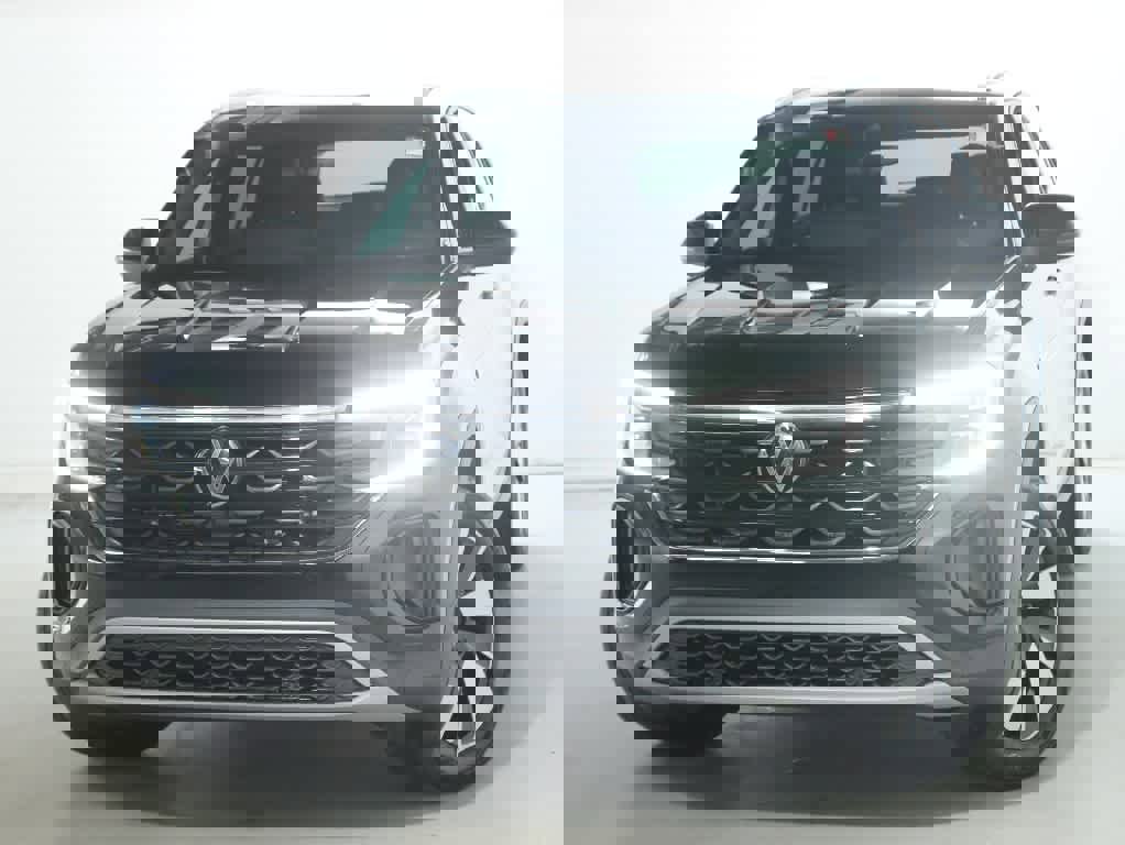 Used 2024 Volkswagen Atlas Cross Sport SE image 3