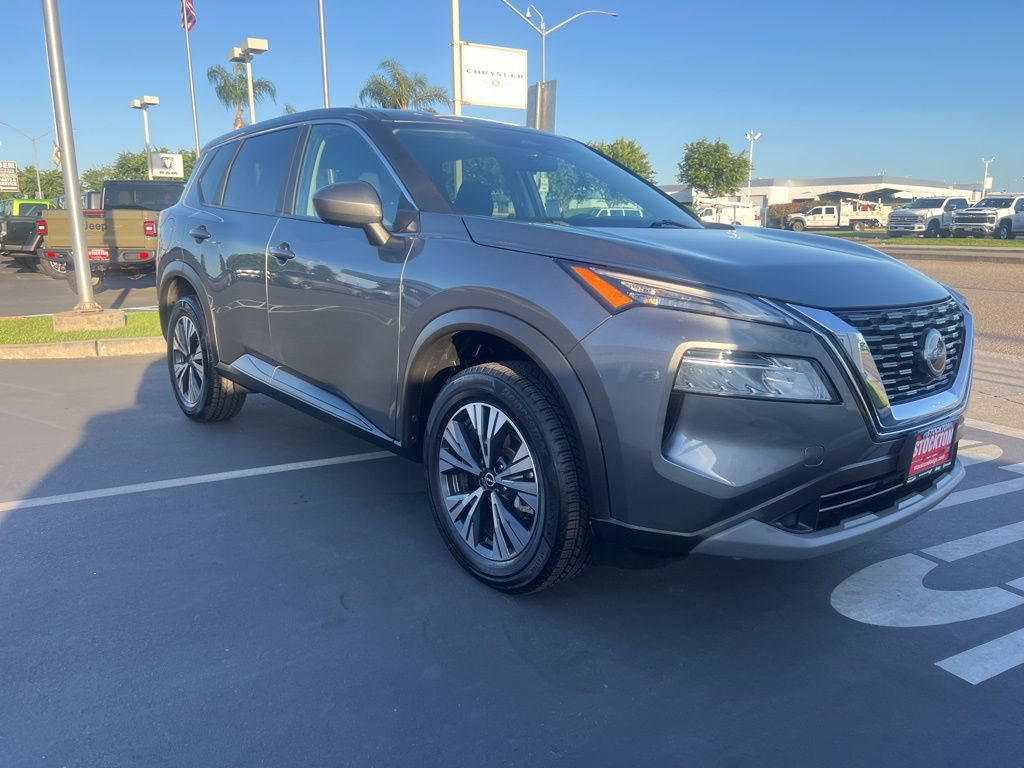Used 2023 Nissan Rogue SV FWD image 8