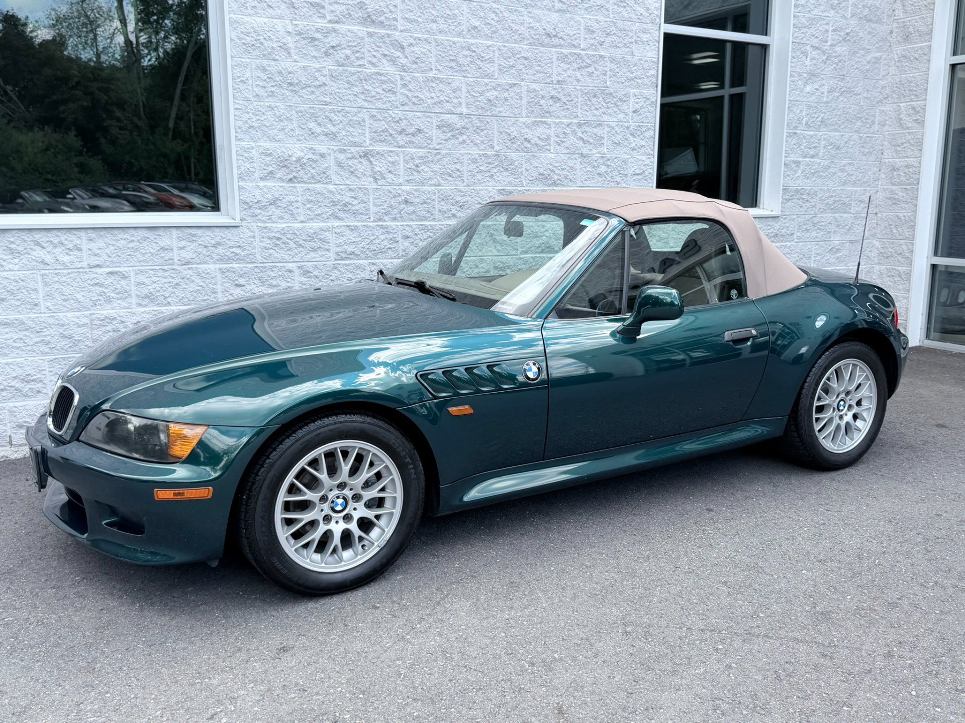 Used 1999 BMW Z3 2.5i RWD image 45