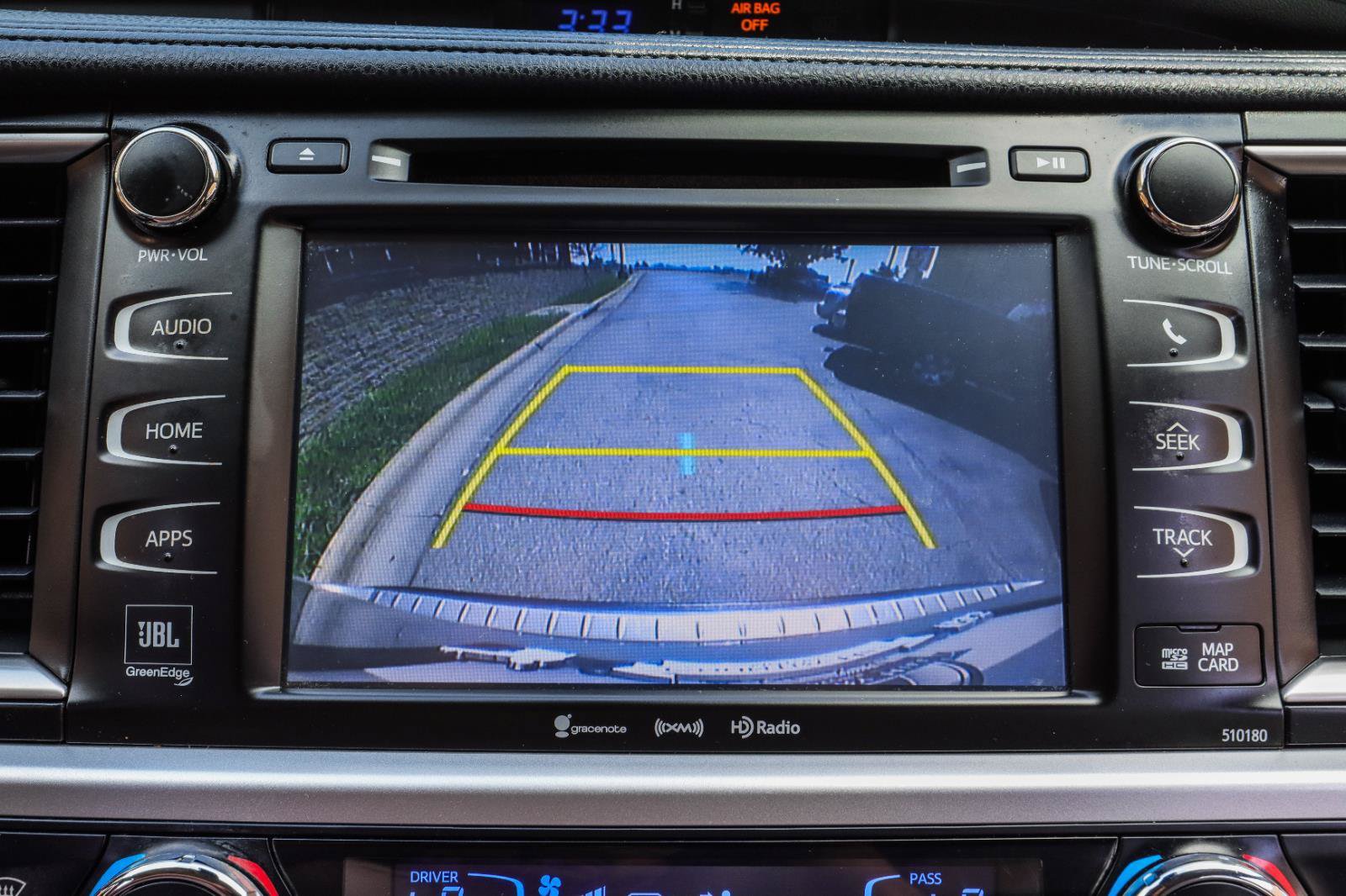 Used 2017 Toyota Highlander Limited AWD/4WD image 9