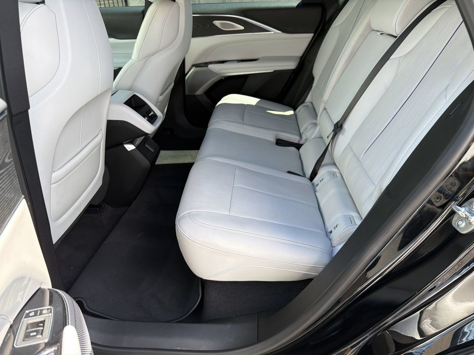 Certified 2024 Cadillac Lyriq Sport AWD/4WD image 22