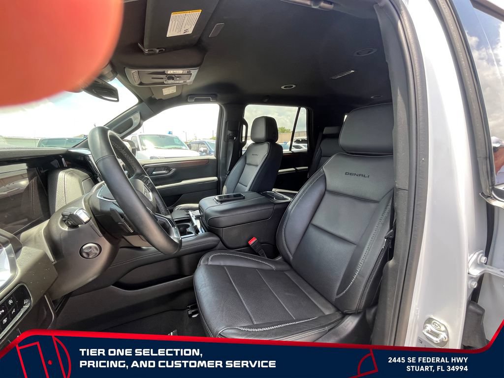 Used 2025 GMC Yukon Denali AWD/4WD image 17