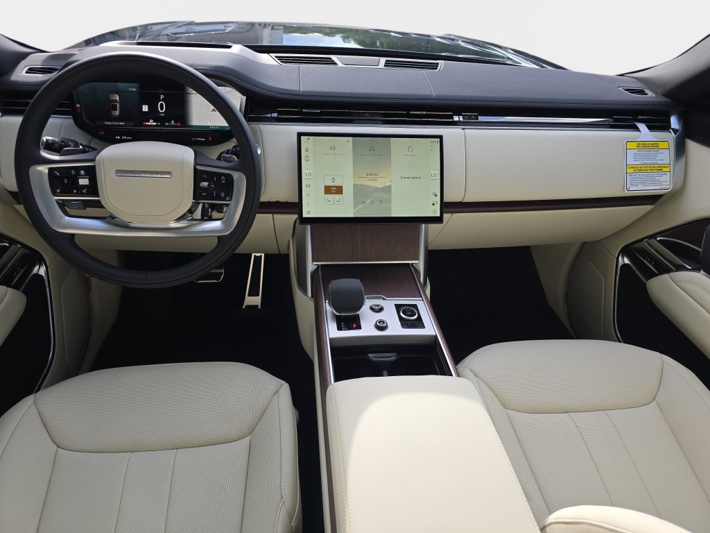 New 2027 Land Rover Range Rover Long Wheelbase SE AWD/4WD image 9