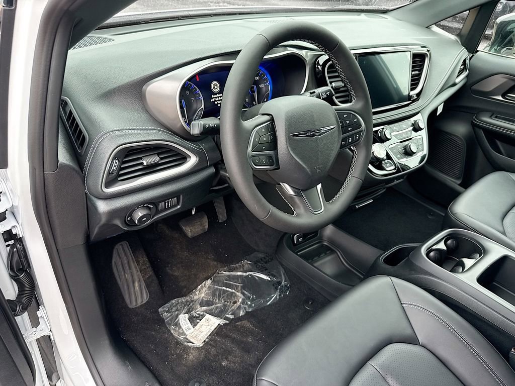 New 2026 Chrysler Pacifica Select FWD image 9