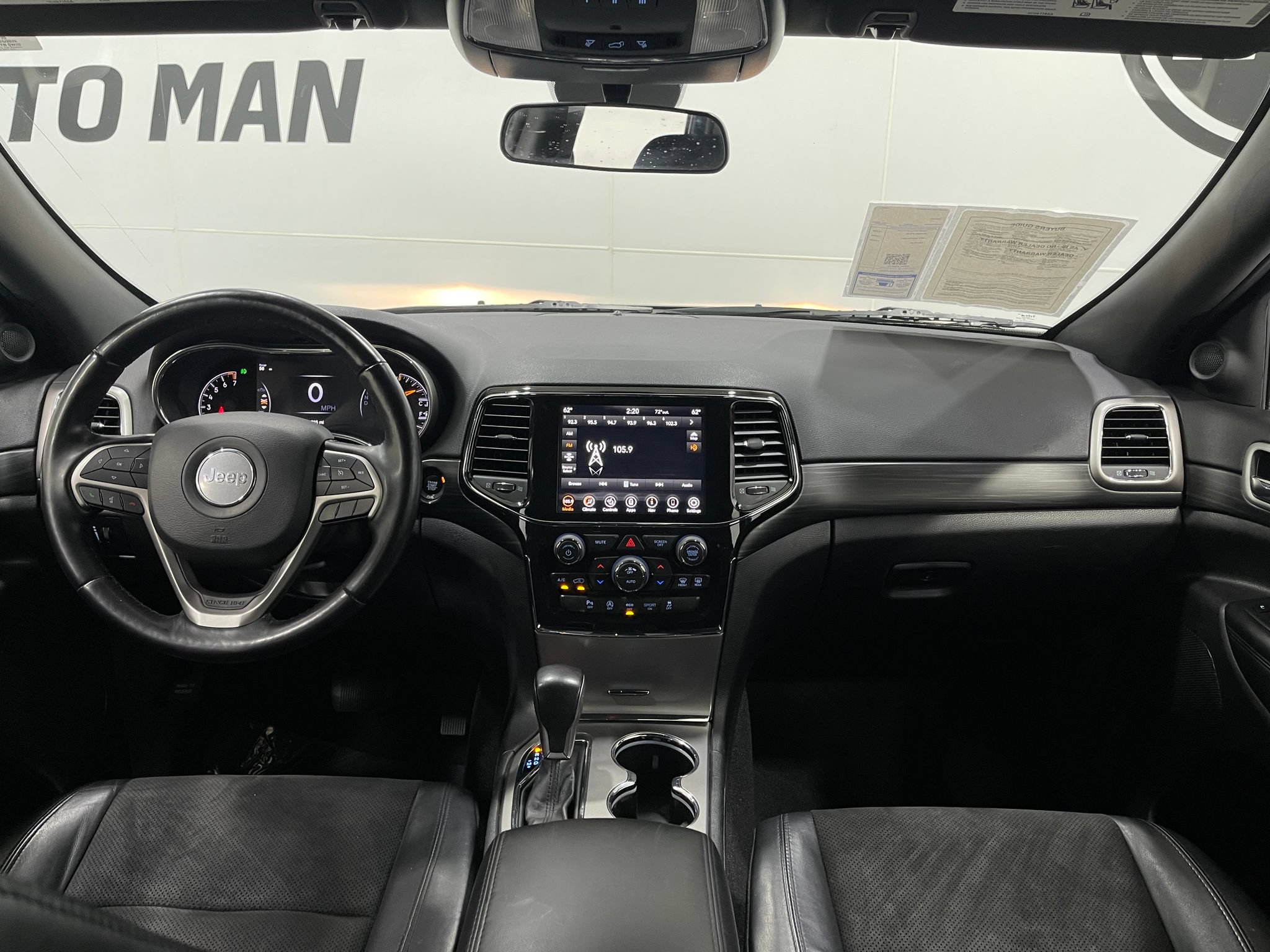 Used 2021 Jeep Grand Cherokee Laredo X AWD/4WD image 18