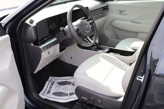 Used 2025 Hyundai Kona SEL image 11