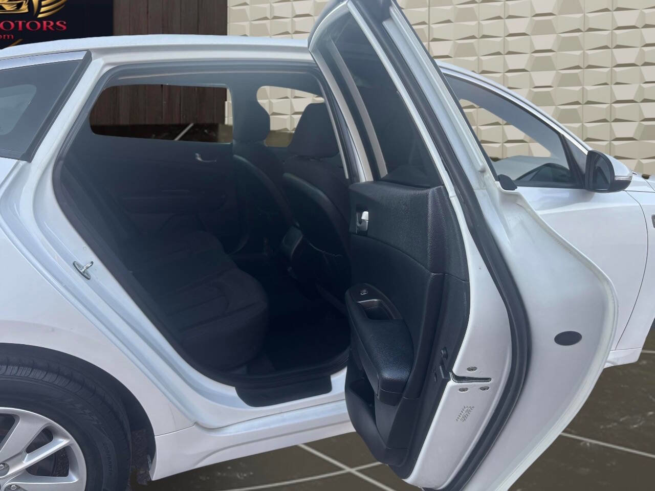 Used 2016 Kia Optima LX image 17