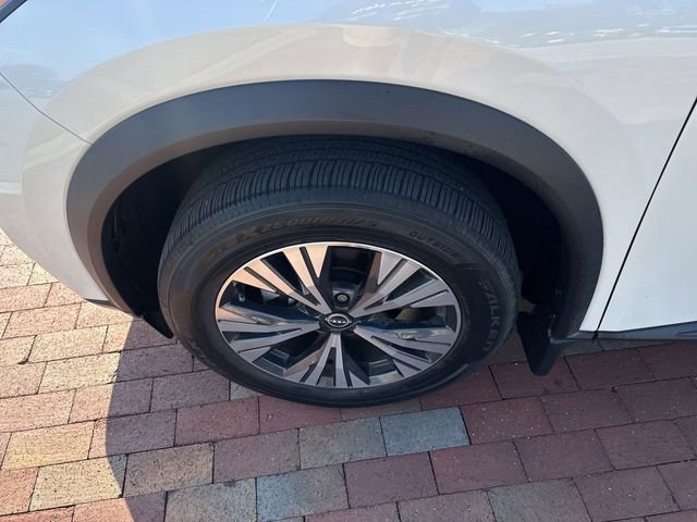 Used 2022 Nissan Rogue SV w/ SV Premium Package image 10