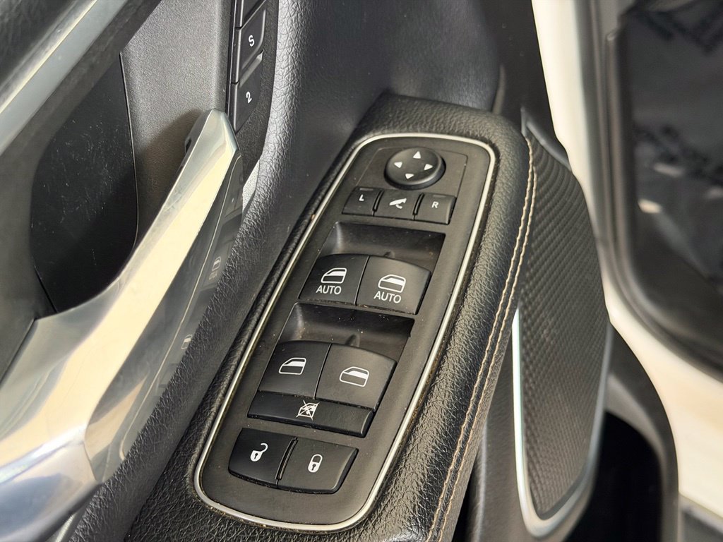 Used 2023 RAM 1500 Laramie AWD/4WD image 44