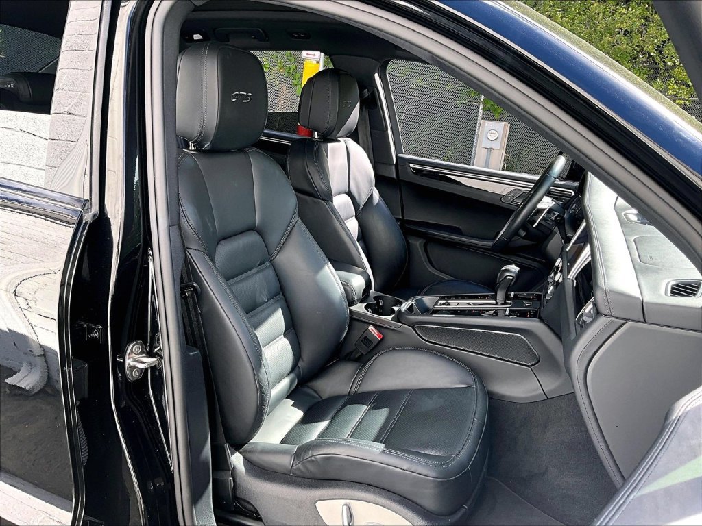 Certified 2023 Porsche Macan GTS AWD/4WD image 12
