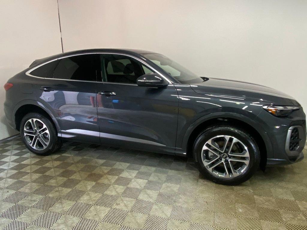 New 2025 Audi Q5 Premium image 3