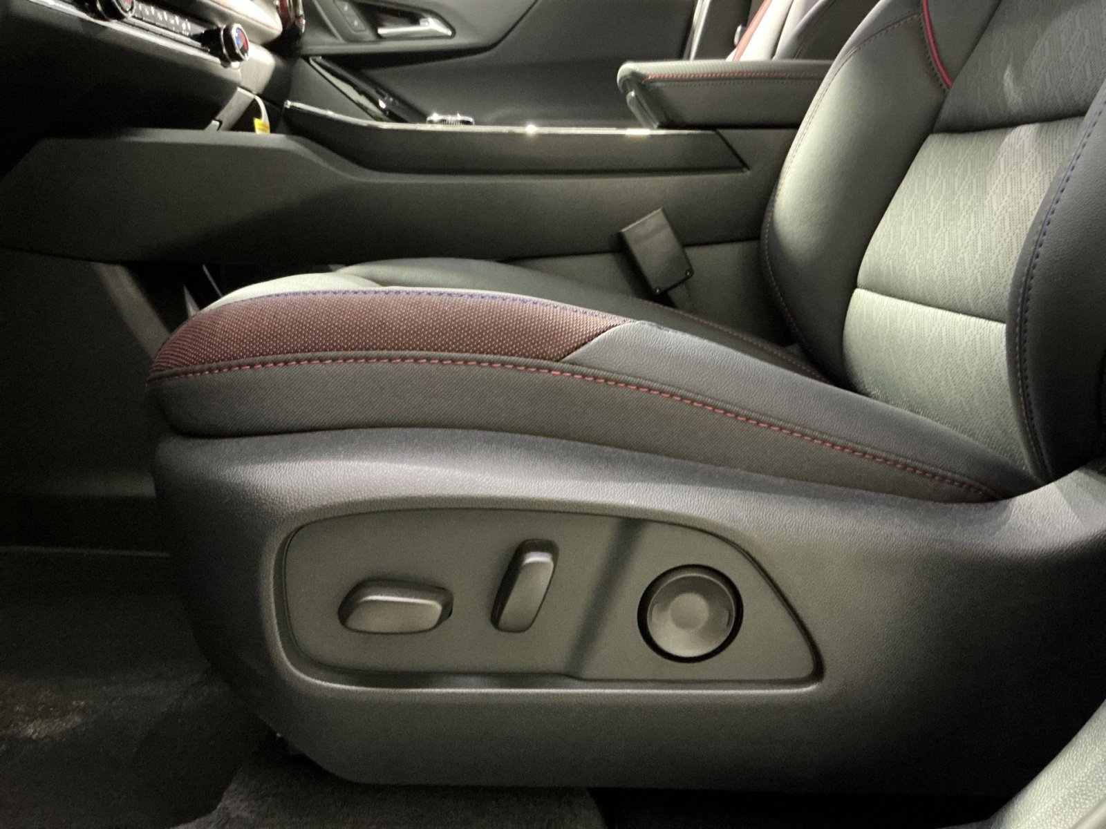 New 2026 Chevrolet Equinox RS FWD image 22