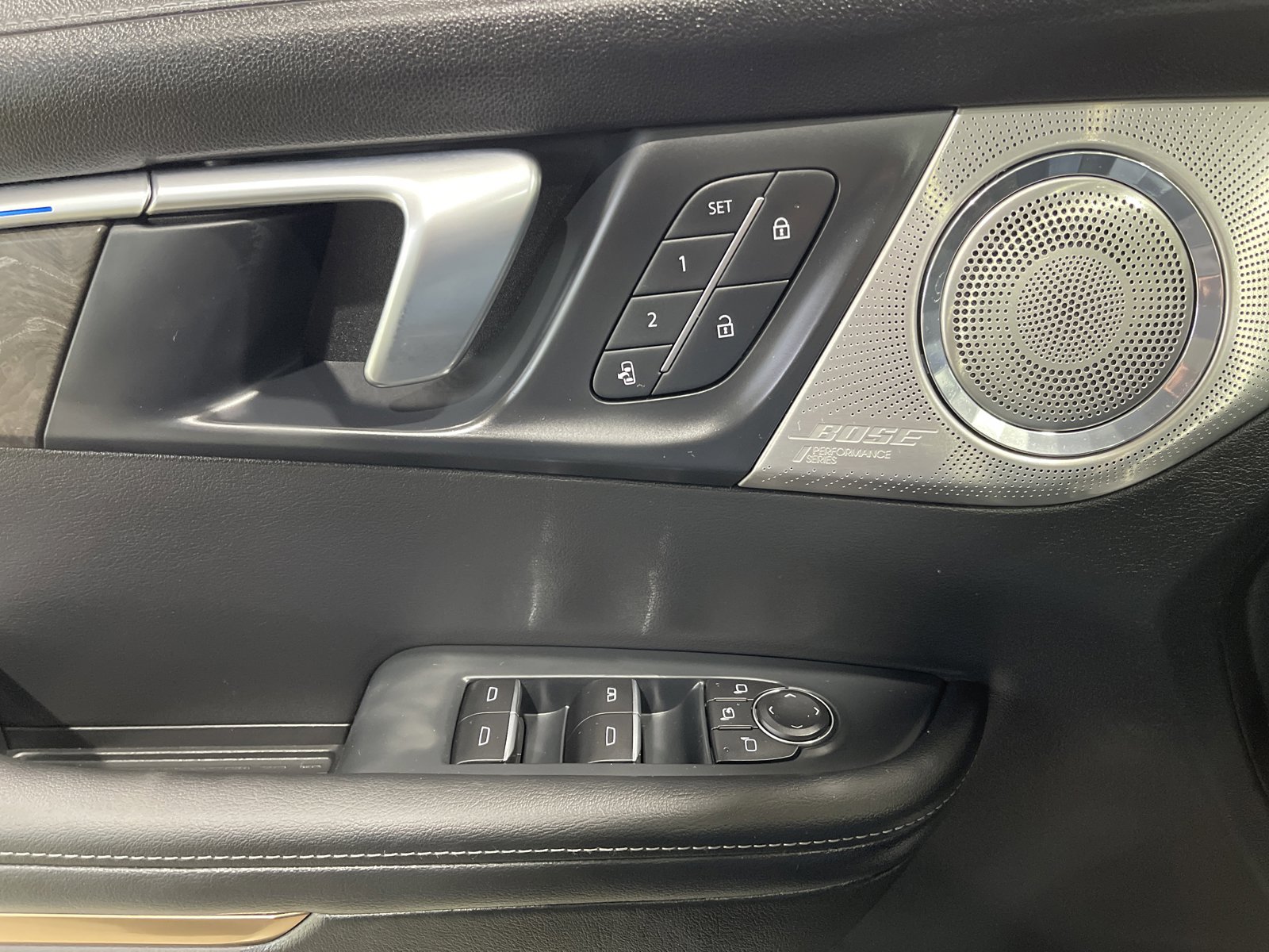 Used 2025 Buick Enclave Avenir w/ Trailering Package, 5000 lbs. AWD/4WD image 32