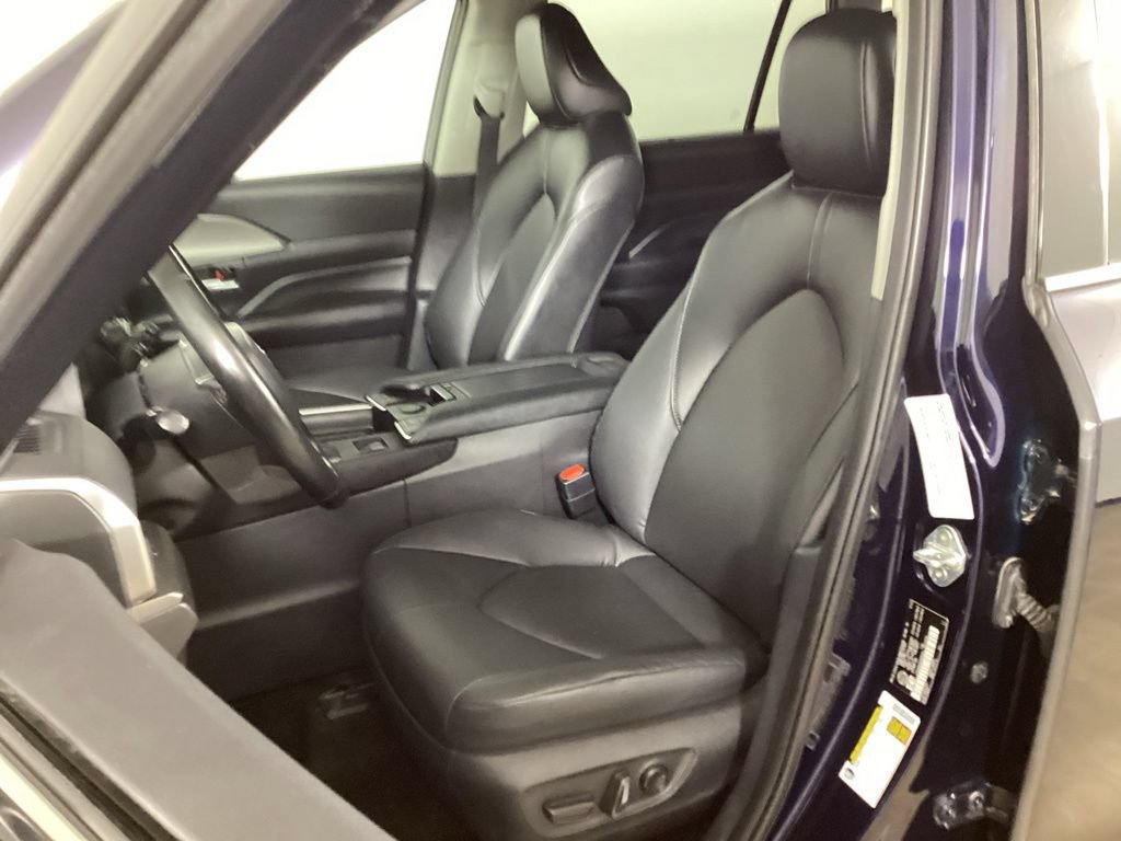 Used 2024 Toyota Grand Highlander AWD image 30