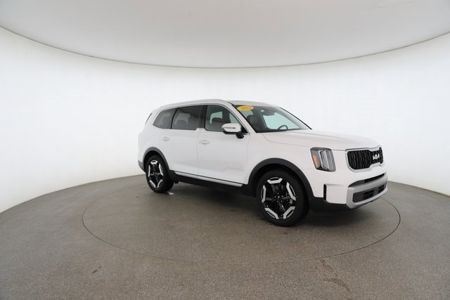 Used 2023 Kia Telluride EX w/ EX Captain's Chair Package image 26