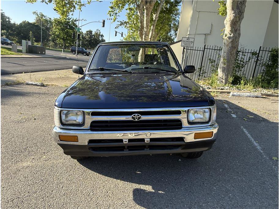 Used 1994 Toyota Pickup DX RWD image 2