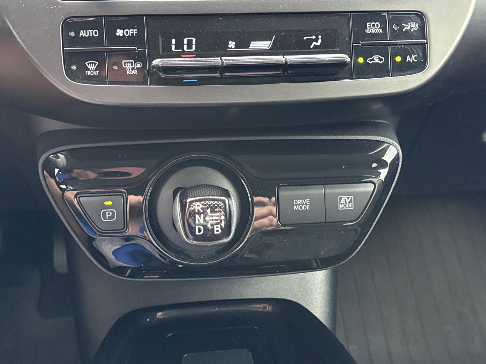 Used 2021 Toyota Prius image 24