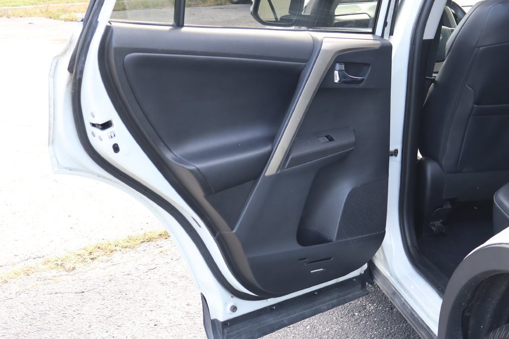 Used 2013 Toyota RAV4 Limited AWD/4WD image 13