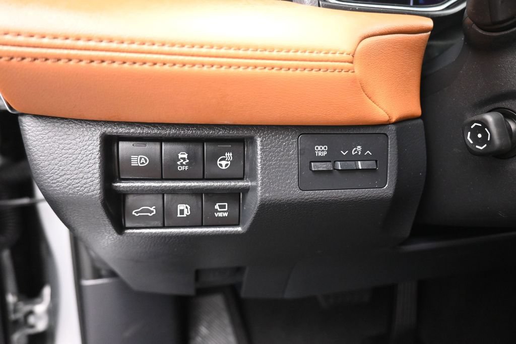 Used 2021 Toyota Avalon Limited w/ Advanced Safety Package FWD image 27