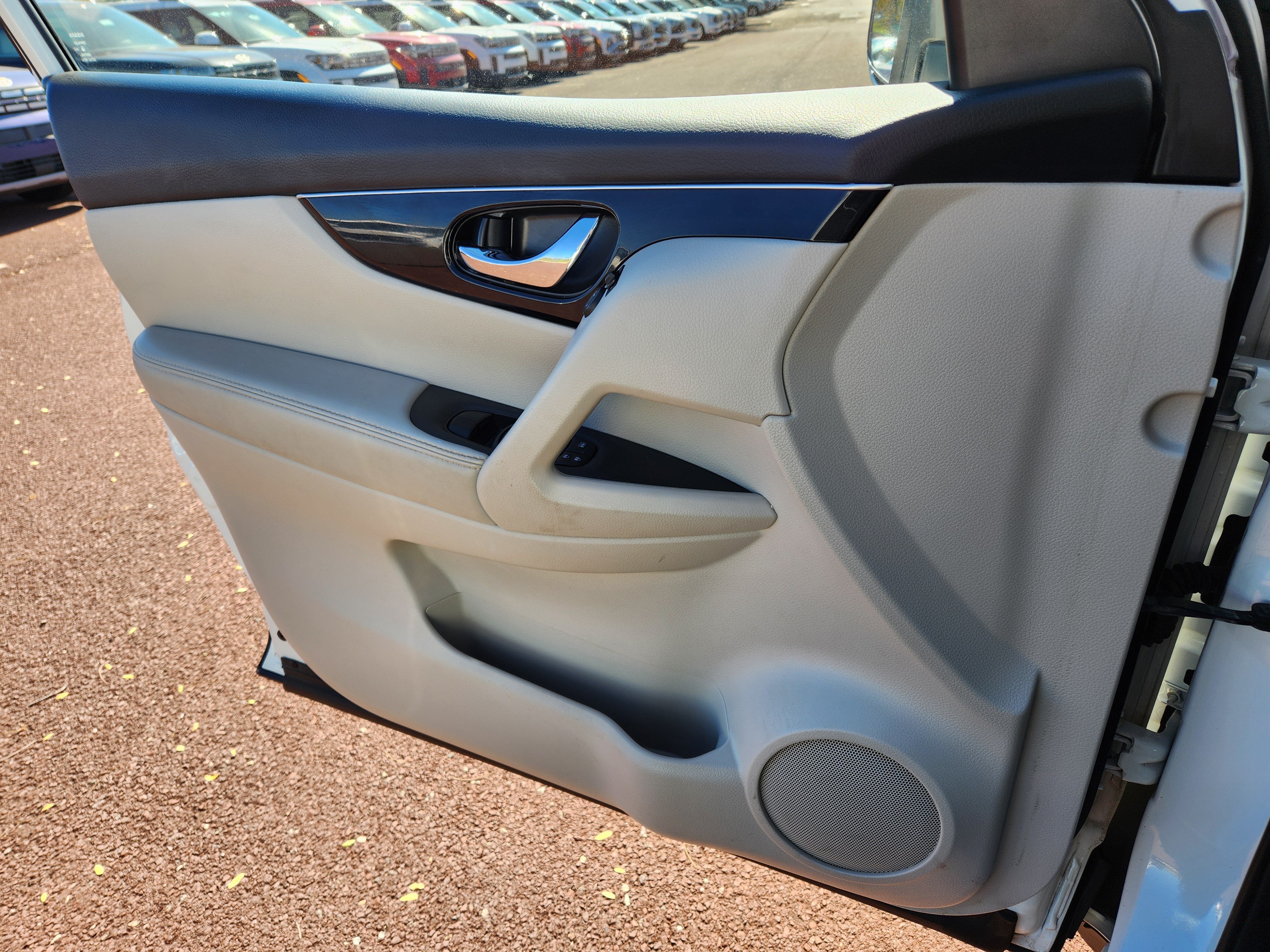 Used 2019 Nissan Rogue Sport SL AWD/4WD image 24
