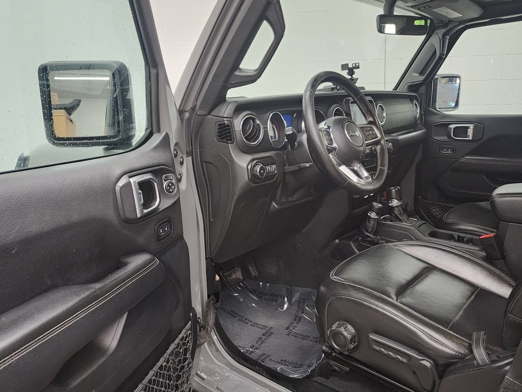 Used 2020 Jeep Wrangler Unlimited Sahara w/ Uconnect 4C Nav & Sound Group AWD/4WD image 11