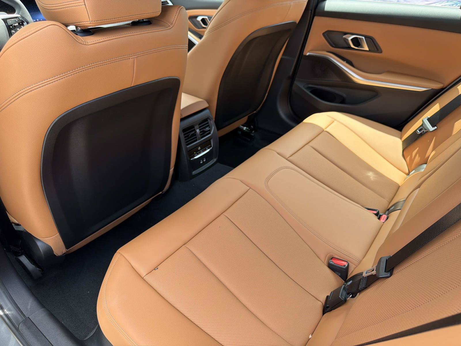 New 2026 BMW 330i Sedan w/ Convenience Package RWD image 9