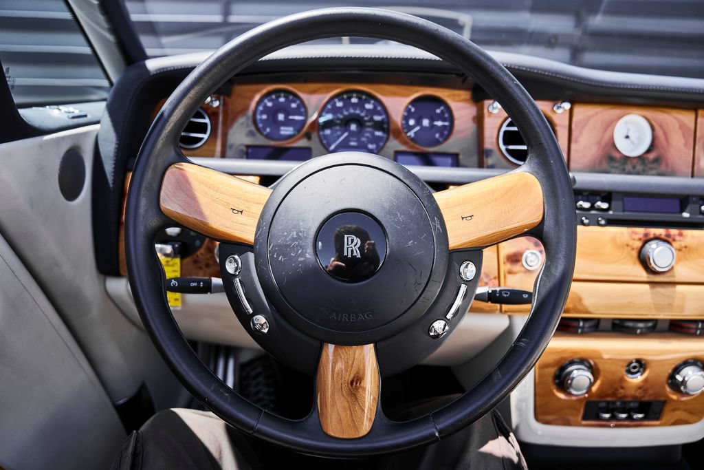 Used 2009 Rolls-Royce Phantom Drophead Coupe RWD image 53