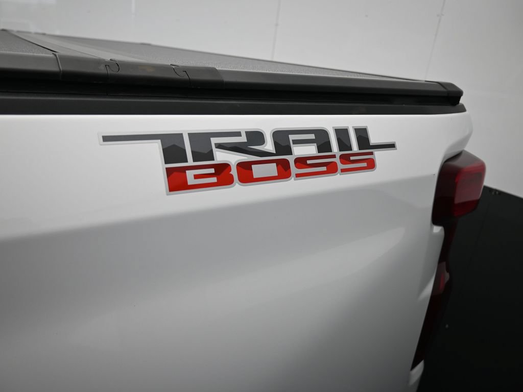 Used 2024 Chevrolet Silverado 1500 LT Trail Boss w/ LT Trail Boss Premium Package AWD/4WD image 44