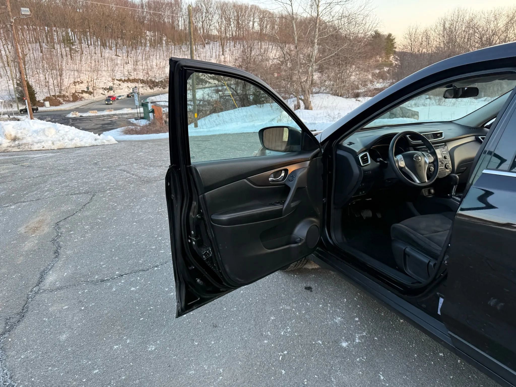 Used 2014 Nissan Rogue S image 21