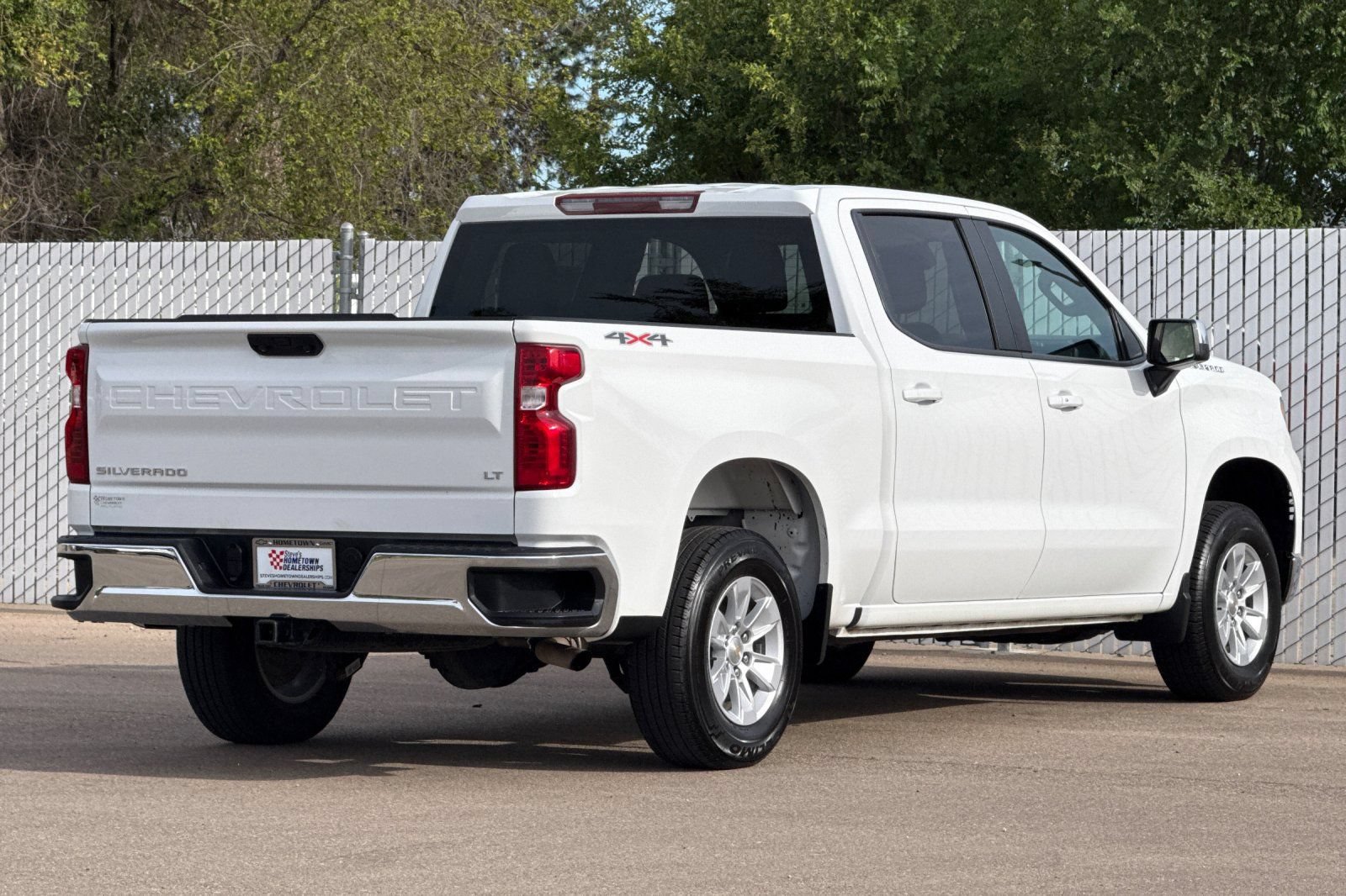 Used 2025 Chevrolet Silverado 1500 LT AWD/4WD image 4