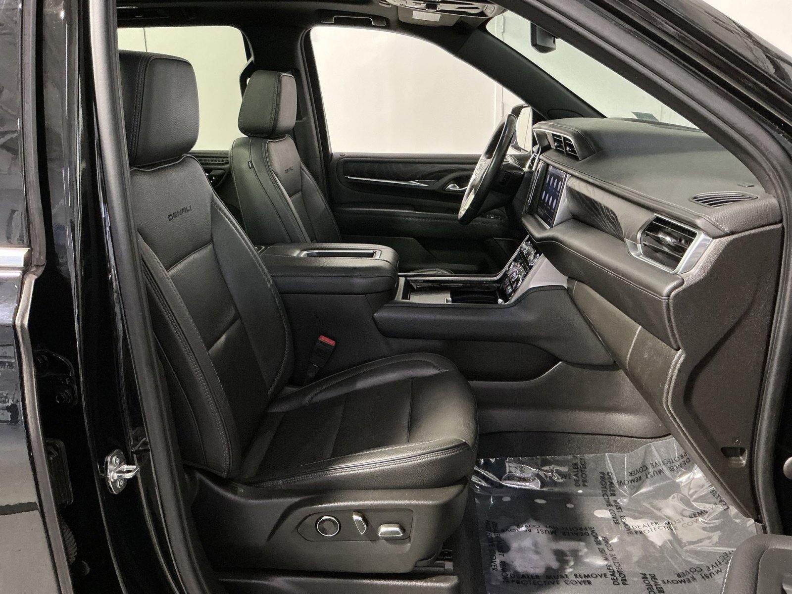 Used 2021 GMC Yukon Denali AWD/4WD image 28